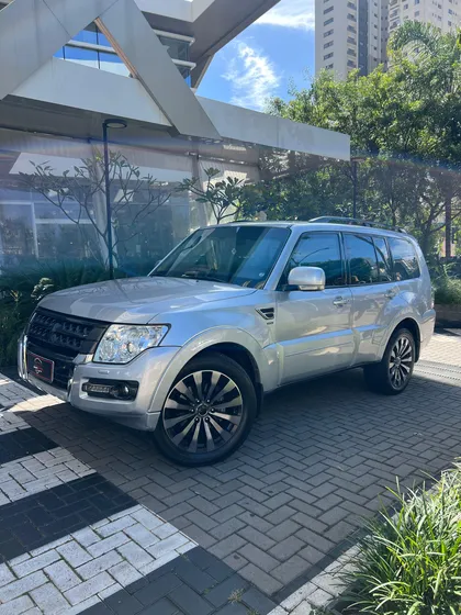 Mitsubishi Pajero Full 3.2 Hpe Aut. 5p