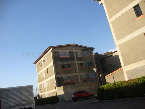 Apartamento En Venta Cabudare Codigo 2  5  5  5  9  3 Mildred  Estratégicamente Ubicado De Concepto Abierto, Cocina Moderna Con Tope De Granito Acceso Rapido A Las Diferentes Vias, Agua Constante 