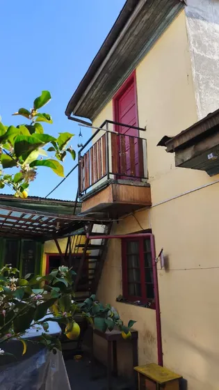 Amplia Casa Con Potencial Habitacional O Comercial