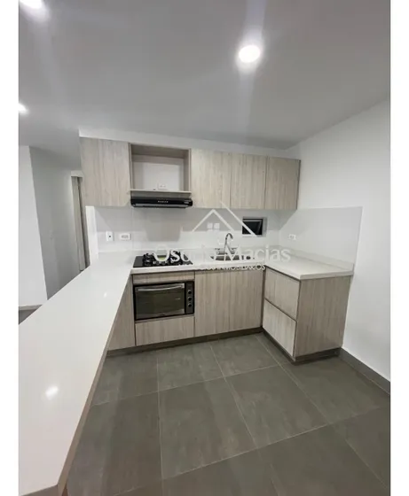 Venta De Apartamento En Av. Alberto Mendoza