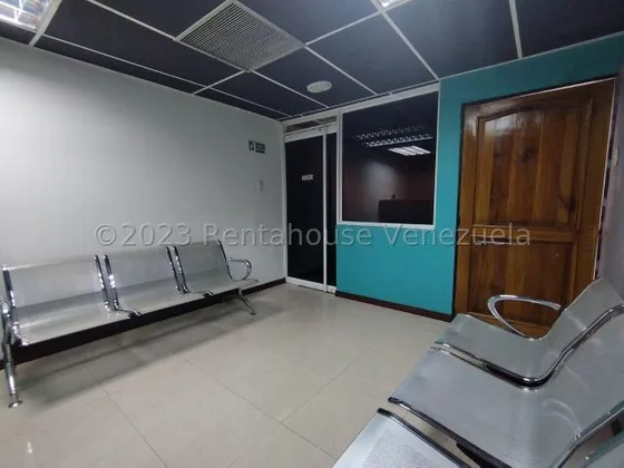 Hector Piña Alquila Excelente Oficina Comercial En Zona Centro Este De Barquisimeto  25-3370
