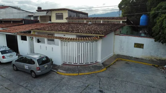 Casa Exclusiva En Venta, Conj Rescid Santa Mónica Ii Rc