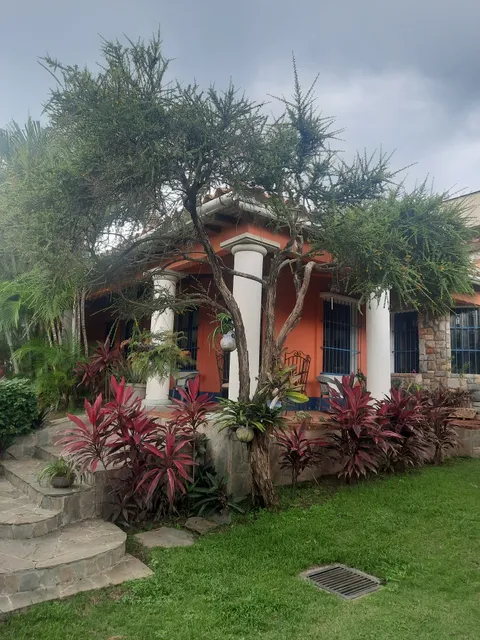 Yannet Inmuebles Vende Bella Casa Estilo Colonial En El Rincon Mañongo Cojunto Cerrado