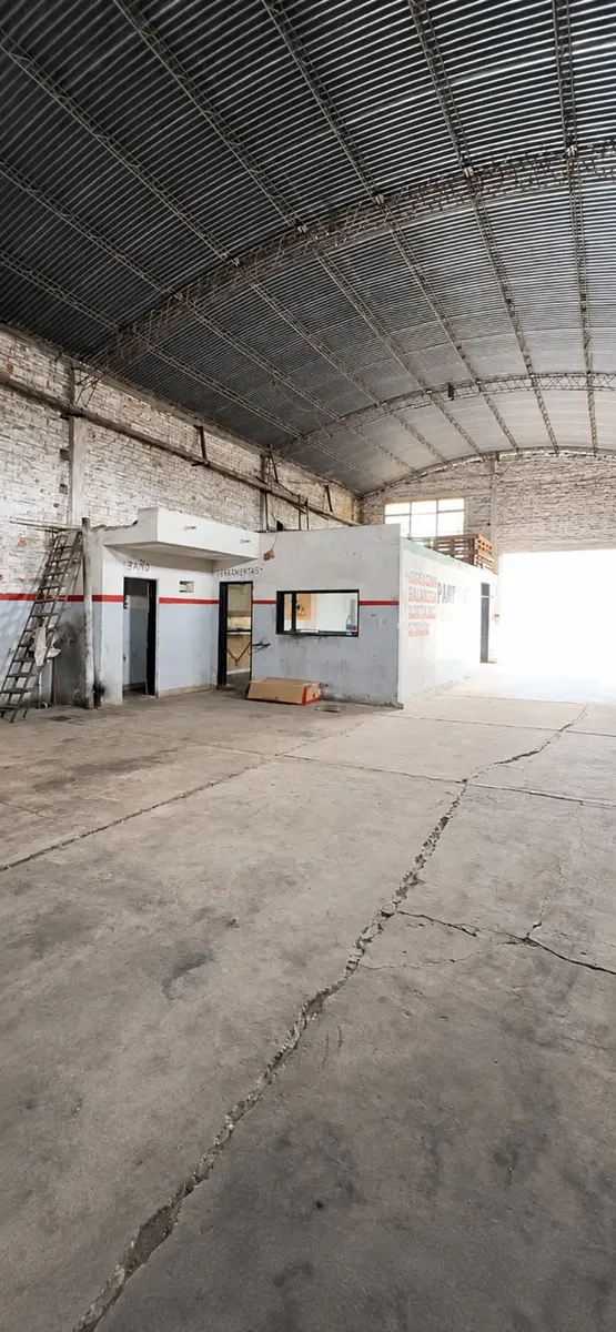 Warehouse for Rent on Avenida J. J. Rolón