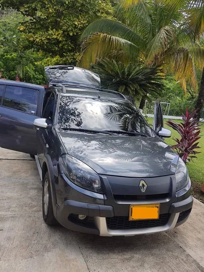 Renault Sandero Stepway 1.6 Intens