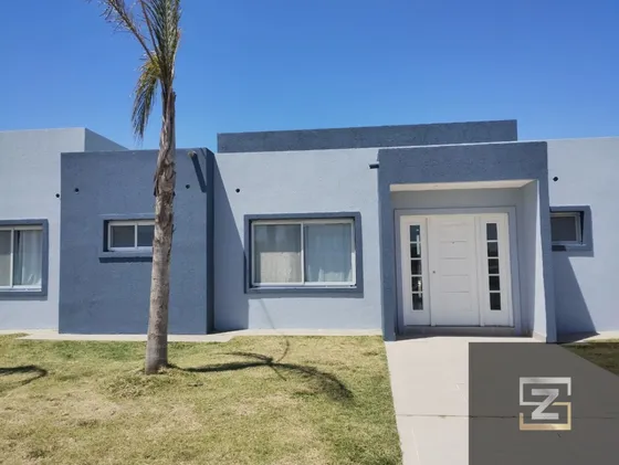 Venta Casa 3 Dormitorios Lagos De Canning Con Cochera