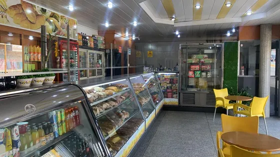 Aj Fondonde Comercio De Panadería. Av Lisandro Alvarado 