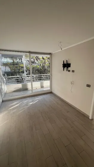 2d2b+1bga+1estac. Con Balcon Amplio Cerca Metro Santa Isabel