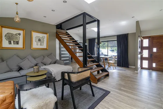 Casa En Venta De 5 Dorm En Suit. En Lo Barnechea !