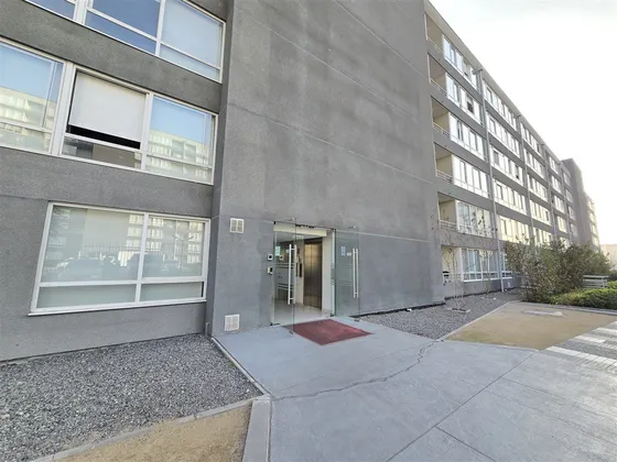 Departamento En Arriendo De 2 Dorm. En Independencia