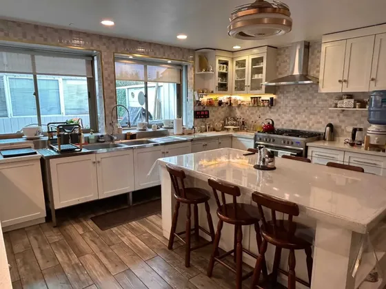 Hermosa Casa Con Diseño Moderno (174448)