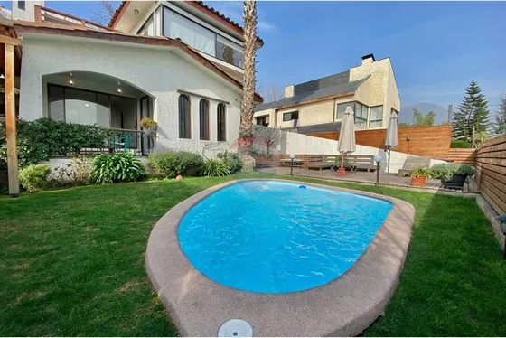Casa En Venta Los Domínicos, 4 Min Colegio Wenlock