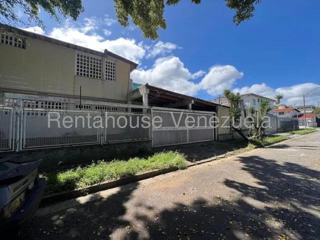 Anexo En Alquiler, La Trinidad #25-13051 - Marigreys Blanco -