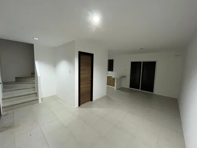 Alquilo Linda Casa! Urbanización Cerrada-chongón. De 2 Pisos
