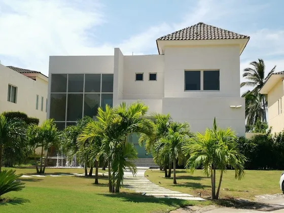 Casa En Venta En Tres Vidas Acapulco