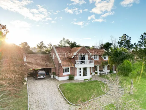 Venta Casa 3 Dormitorios Con Gran Terreno En Carmel Id 5993