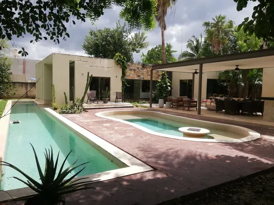 Casa En Venta  Con Amplio Terreno  En El Norte De Merida Yucatan