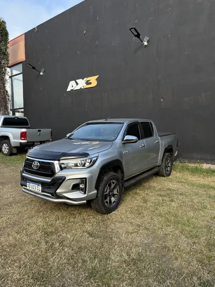 Toyota Hilux 2.8 Cd Srx 177cv 4x4 At