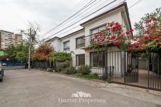 Oportunidad Clásica Casa En Barrio Ñuñoa 3d-2b-1b-2e