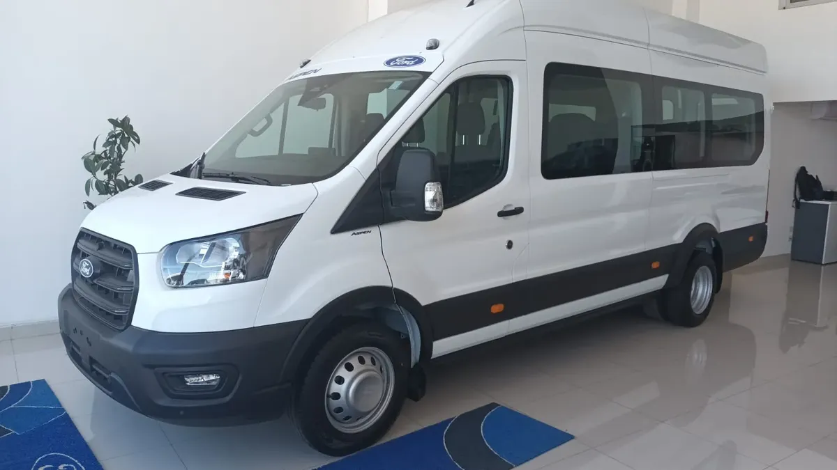 Ford Transit Mini Bus 2.0 17+1  10at Ford Pro Ma