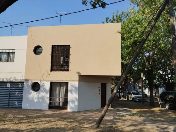 Duplex Con Cochera Y Sin Exp.. Zona La Loma. La Plata Casco 