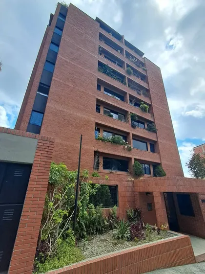 Apartamento Recien Remodelado En Venta Cerca De La Policlinica El Retiro