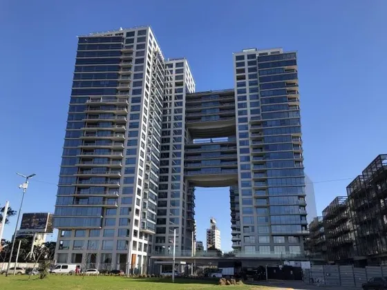 Complejo Al Río - Departamento En Alquiler 4 Amb - 2 Cocheras  - Opción Muebles