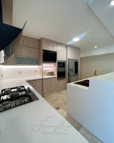 Venta  Apto. Acabados De Lujo A Estrenar En La Urbanización Base Aragua Maracay Aragua
