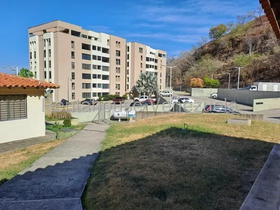 Penthouse Con Finos Acabados Totalmente Equipado En Venta Urb Santa Rosalia Terra Santa Gjg 25-15462