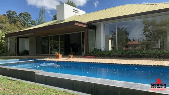 Casa En Venta En Alto De Las Palmas. Cod V6106