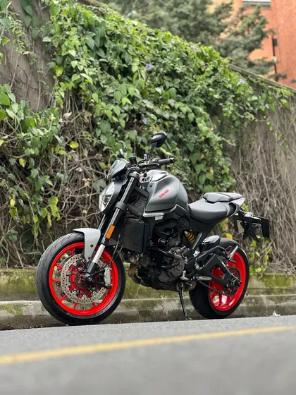Ducati Monster Plus 937cc
