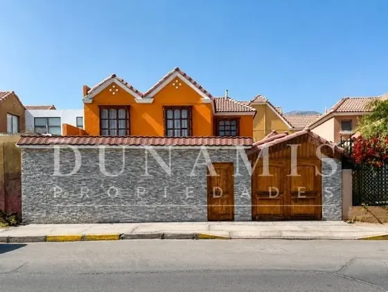 Casa En Venta De 4 Dorm. En Antofagasta