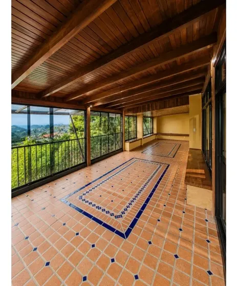 Casa En Alquiler 270 M2 - Urb Prados Del Este