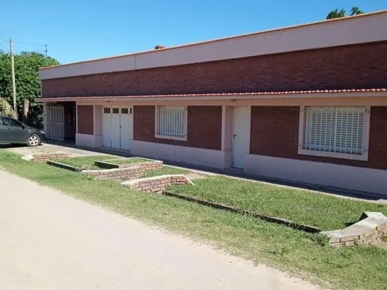 Casa Quinta Sauce Viejo  5 Ambientes + Pileta + Cancha De Padle + Jardín + Cochera + Parrilla