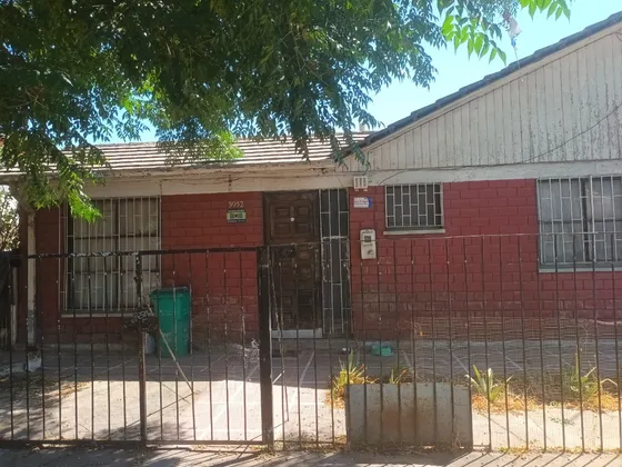 Casa En Venta En V. España Estacion Central, Amplio Terreno