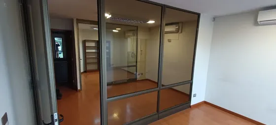 Oficina 2 Privados Cerca Metro Villa Frei