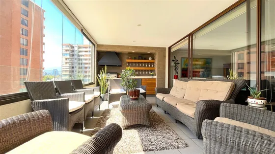 Departamento En Venta De 4 Dorm. En Las Condes