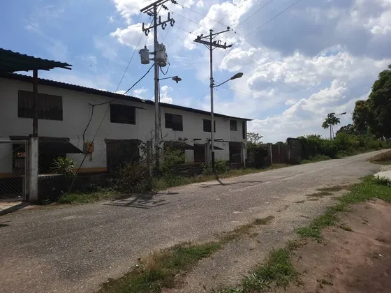 Alquiler De Galpón Industrial En Tinaquillo Edo Cojedes D28-16