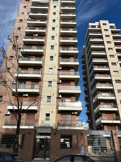 Departamento Dos Ambientes Con Cochera En Venta - Quilmes Centro - Alquilado