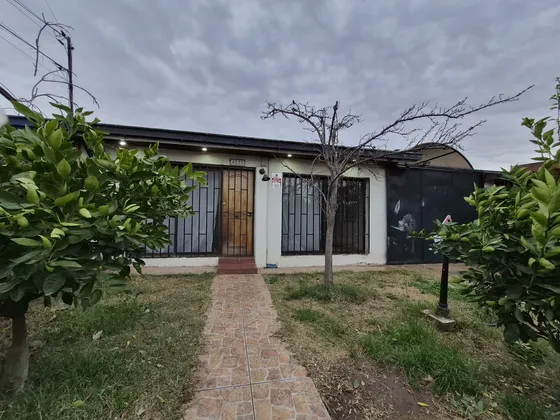 Casa 3 Dormitorios 2 Baños + Estacionamiento Ñuñoa