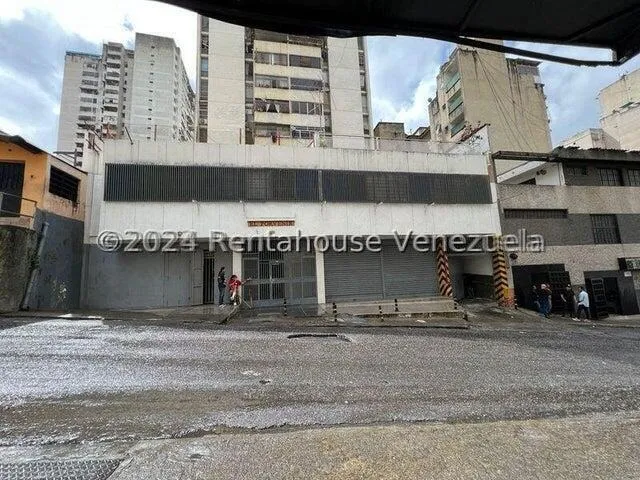 Local / Galpon / Deposito ( 2 Niveles / A Pie De Calle )   Alquiler La Candelaria Mls - 24-28206