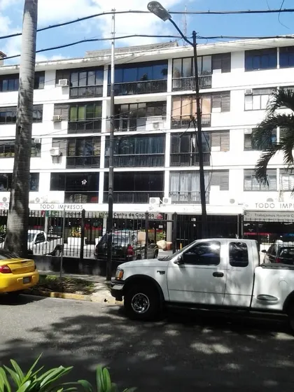 Angelica Acosta Alquile Excelente Apartamento Monoambiente Frente A Plaza Dracula El Viñedo. Avenida Monseñor Adams