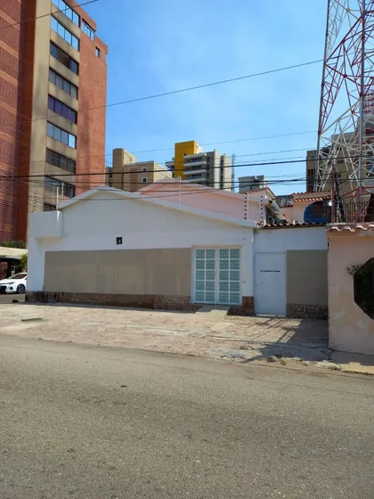 Casa Comercial Para Centro De Producción O Deposito, La Lago, Maracaibo