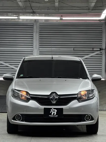 Renault Sandero 1.6 Intens / At