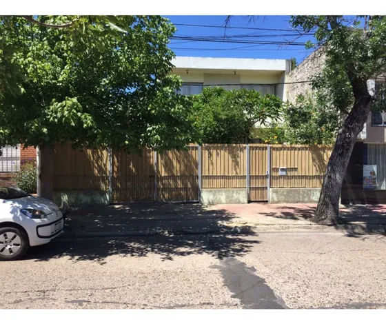 Casa De 3 Dormitorios 