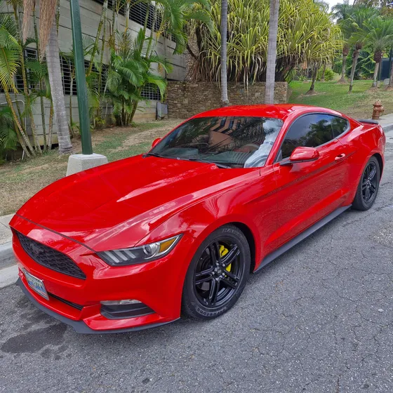 Ford Mustang Sincronico