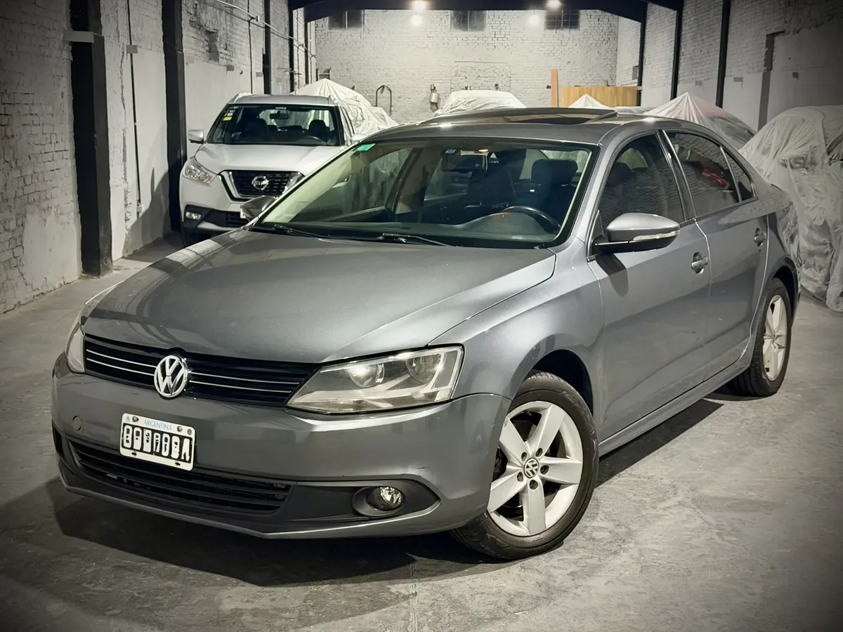 Volkswagen Vento 2.5 Luxury 170cv