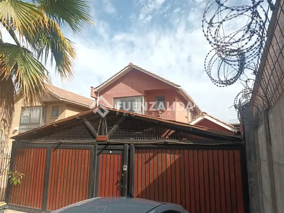 Casa En Venta De 3 Dorm. En Maipú