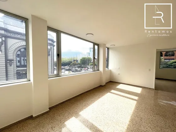 Edificio En Arriendo En Alpujarrra. Cod A10665