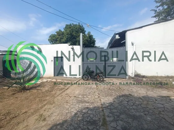 Bodega En Arriendo En La Libertad. Cod A16914